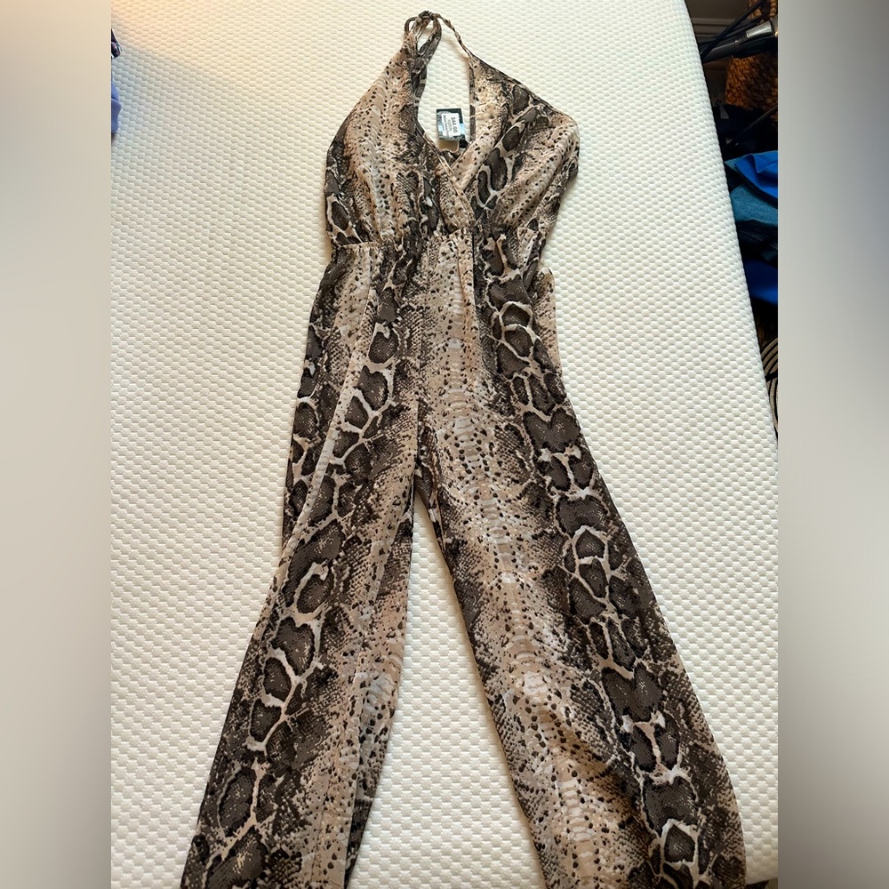Never worn beautiful boutique snake skin print jumper!